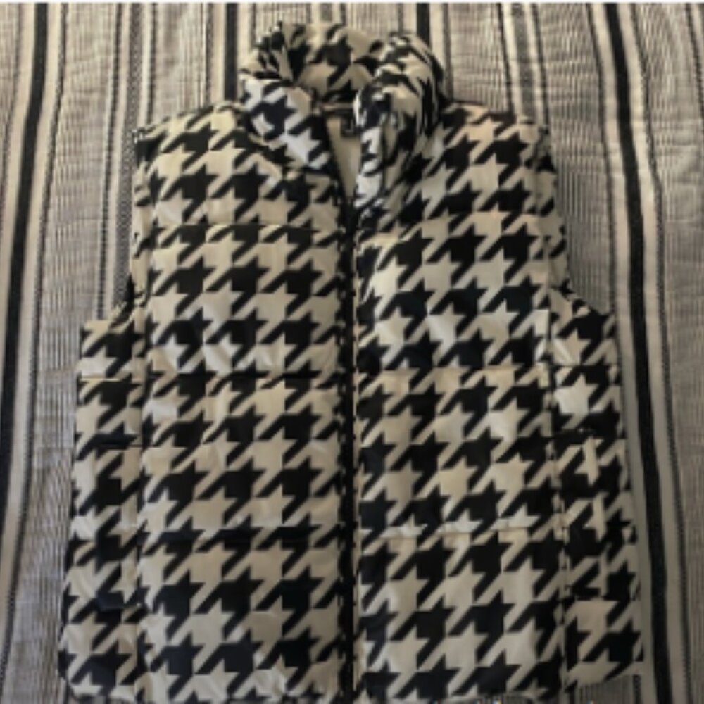 New Look Houndstooth Puffer Vest